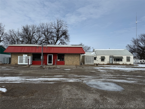 Listing Image #2 - Retail for sale at 3151 W North Ave, Ponca City OK 74601