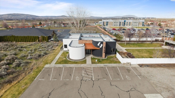 Listing Image #1 - Others for sale at 5808 Bedford St, Pasco WA 99301