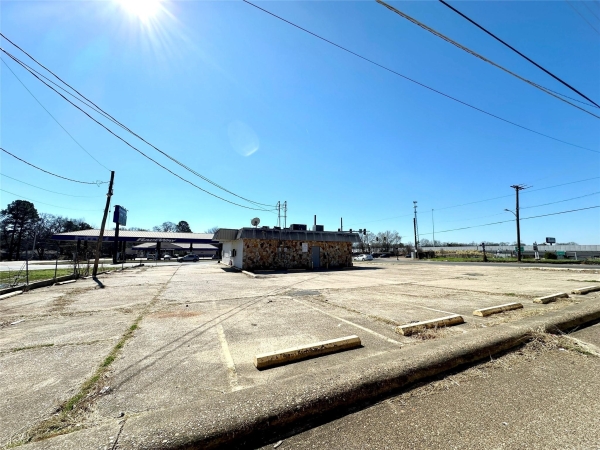 Listing Image #3 - Others for sale at 246 E 70th Street, Shreveport LA 71106