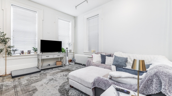 Listing Image #2 - Others for sale at 374 Bluff Street, Dubuque IA 52001