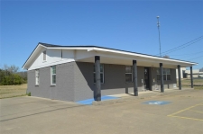 Listing Image #2 - Office for sale at 802 W Front Street, De Kalb TX 75559