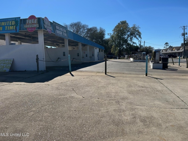Listing Image #1 - Retail for sale at 2759 Pass Road, Biloxi MS 39531 Listing Image #1 - Retail for sale at 2759 Pass Road, Biloxi MS 39531