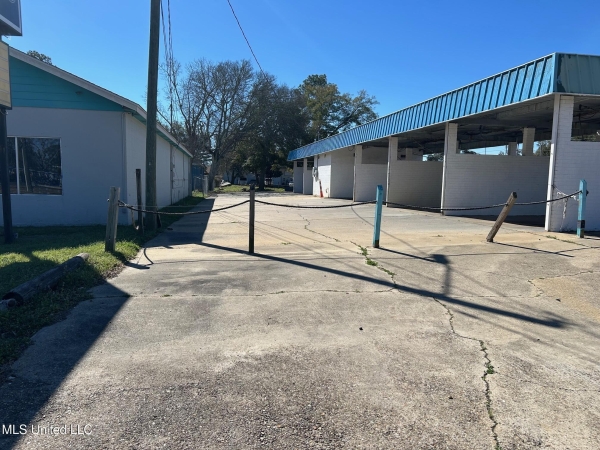 Listing Image #3 - Retail for sale at 2759 Pass Road, Biloxi MS 39531 Listing Image #3 - Retail for sale at 2759 Pass Road, Biloxi MS 39531