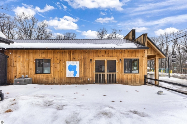 Listing Image #3 - Others for sale at 1857 W Higgins Lake Drive, Roscommon MI 48653