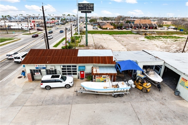Listing Image #1 - Office for sale at 5918 S Staples St, Corpus Christi TX 78413