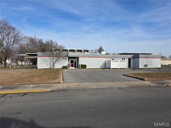 Listing Image #1 - Office for sale at 210 S Kingshighway Suite 100, Sikeston MO 63801