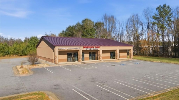 Listing Image #3 - Others for sale at 142 Hampton Court, Commerce GA 30529