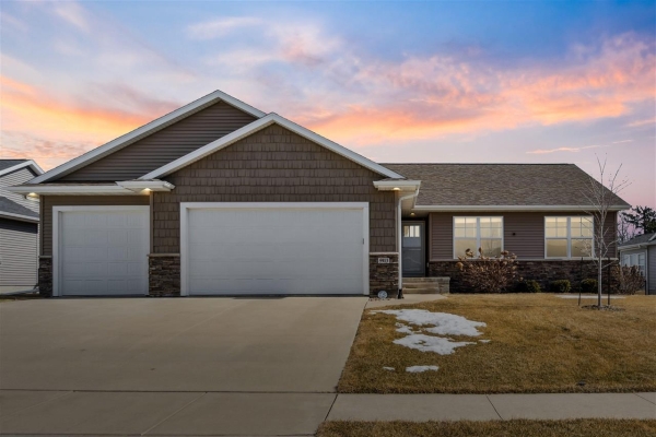 Listing Image #1 - Others for sale at 5913 Rock Ridge Dr, Marion IA 52302