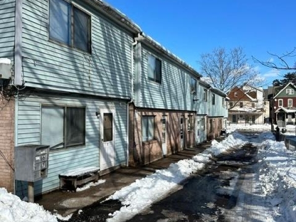 Listing Image #1 - Multi-family for sale at 75 Franklin Ave, 231 CT 06114