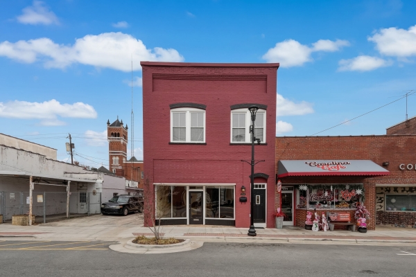 Listing Image #1 - Retail for sale at 226 Settle Street, Reidsville NC 27320