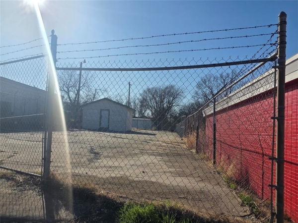 Listing Image #3 - Office for sale at 812 S 4th Street, Chickasha OK 73018