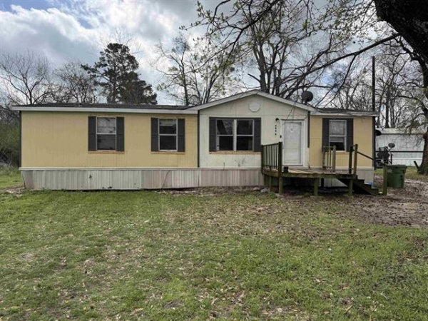 Listing Image #2 - Multi-family for sale at 988 N 2nd St, Timpson TX 75975