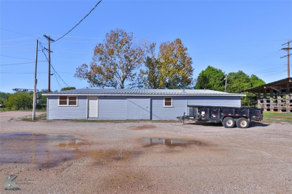 Listing Image #2 - Industrial for sale at 133 Treadaway Boulevard, Abilene TX 79602