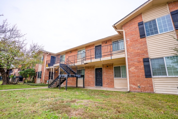 Listing Image #1 - Multi-family for sale at 1700 George Bush Dr, College Station TX 77840 Listing Image #1 - Multi-family for sale at 1700 George Bush Dr, College Station TX 77840