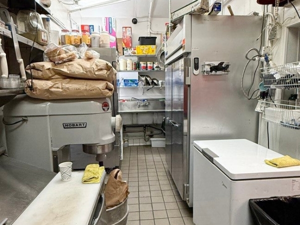 Listing Image #2 - Others for sale at 711 S Brand Boulevard, Glendale CA 91204