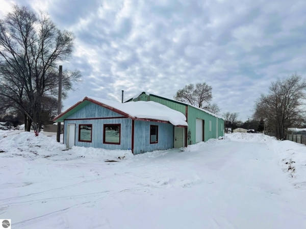 Listing Image #1 - Retail for sale at 405 N Cedar, Kalkaska MI 49646