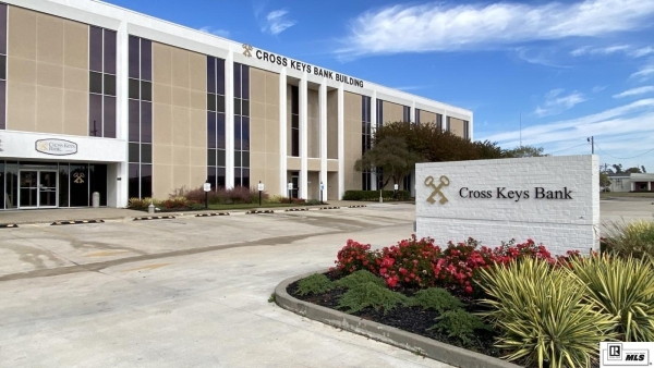 Listing Image #1 - Office for sale at 1401 HUDSON LANE, Monroe LA 71201