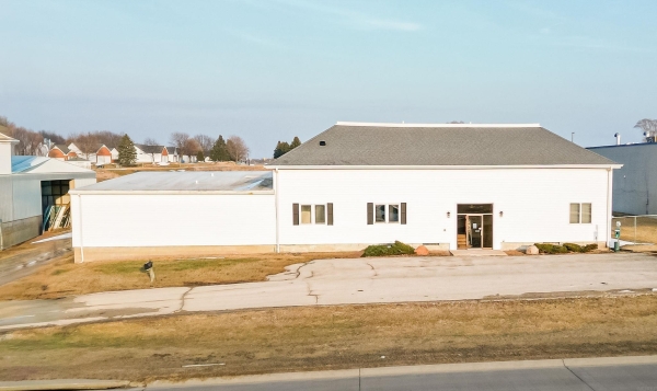 Listing Image #1 - Retail for sale at 2221 SW 4th Street, Waverly IA 50677