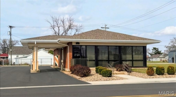 Listing Image #1 - Office for sale at 1833 3rd Street, Madison IL 62060