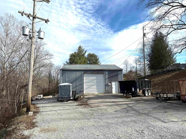 Listing Image #3 - Others for sale at 951 East Tom T Hall Boulevard, olive hill KY 41164