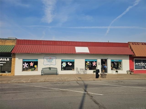 Listing Image #1 - Retail for sale at 16 S Adair St, Pryor OK 74361