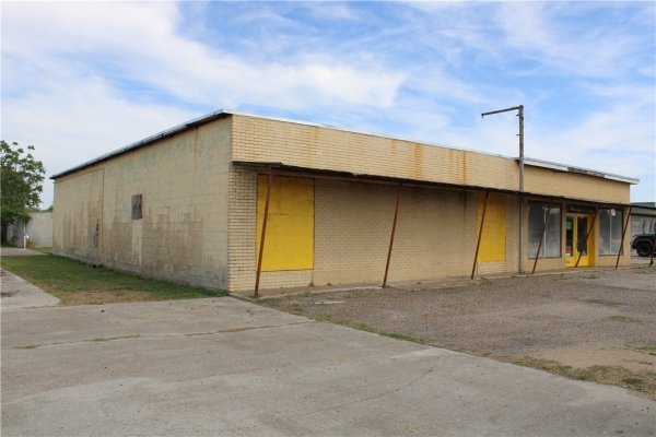 Listing Image #2 - Industrial for sale at 1508 S 6th St, Kingsville TX 78363