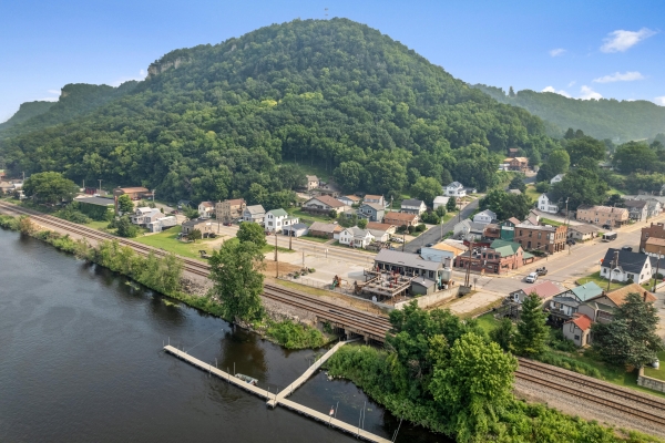 Listing Image #2 - Others for sale at 115 N Shore Dr, Fountain City WI 54629