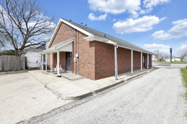 Listing Image #3 - Office for sale at 830 E. Main St., Lancaster OH 43130
