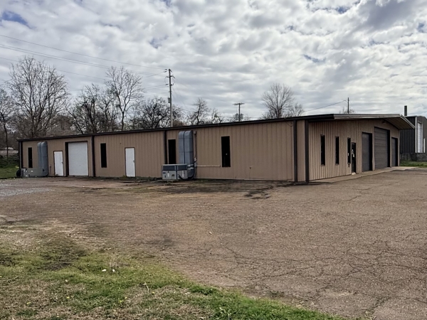 Listing Image #2 - Industrial for sale at 921 N First St, Union City TN 38261