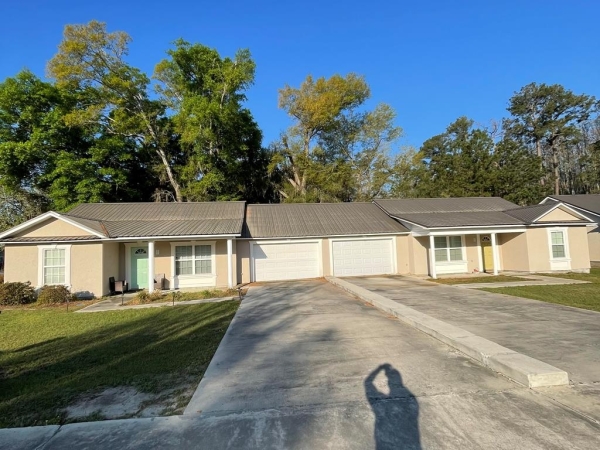 Listing Image #1 - Others for sale at 202 Hollow Grove Cir, Sparks GA 31647