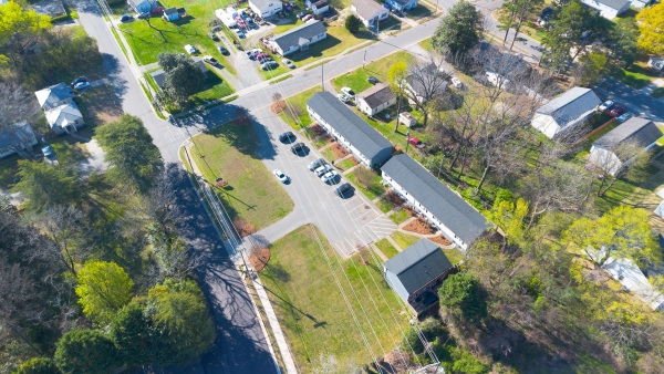 Listing Image #3 - Multi-family for sale at 421 Honeywood Ave, Charlotte NC 28216