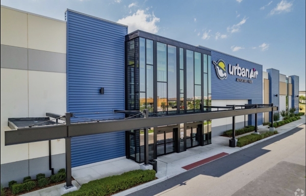 Listing Image #1 - Retail for sale at 5758 Hamlin Groves Trail, Winter Garden FL 34787