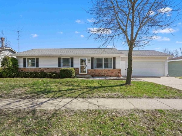 Listing Image #1 - Others for sale at 900 Valentine Drive, Dubuque IA 52003