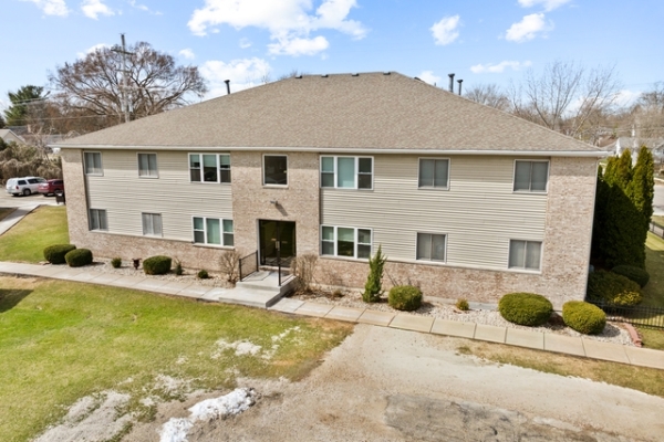 Listing Image #1 - Multi-family for sale at 326 Edward St, Sycamore IL 60178