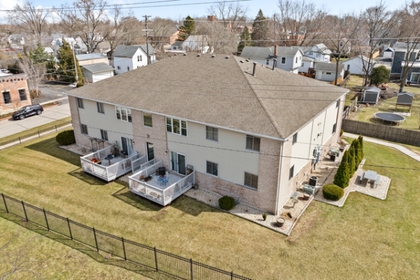 Listing Image #3 - Multi-family for sale at 326 Edward St, Sycamore IL 60178