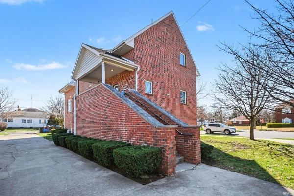 Listing Image #3 - Others for sale at 330 N Sunnyside Street, South Bend IN 46617