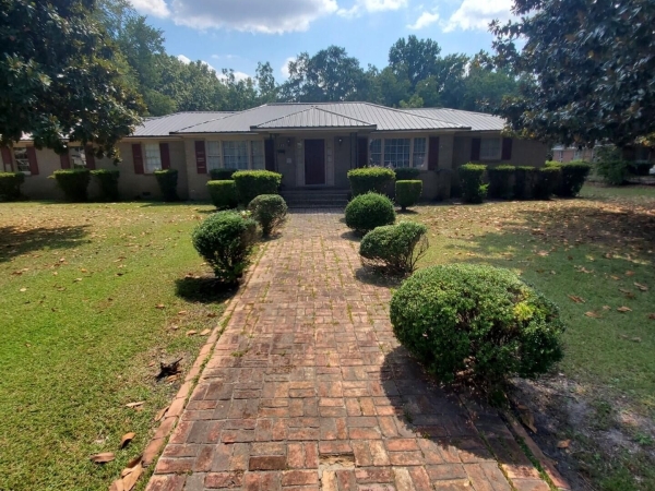 Listing Image #1 - Others for sale at 122 W Boyce Street, Manning SC 29102