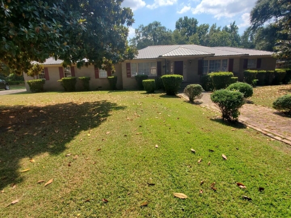 Listing Image #2 - Others for sale at 122 W Boyce Street, Manning SC 29102