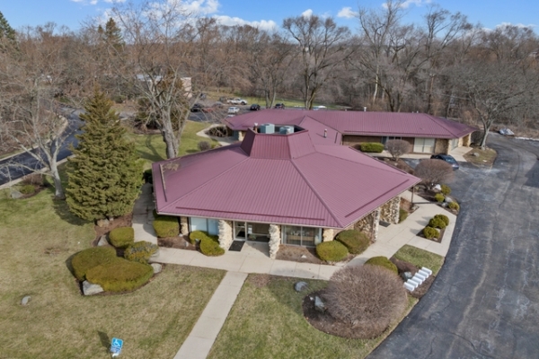 Listing Image #1 - Office for sale at 700 Willow Ln, West Dundee IL 60118