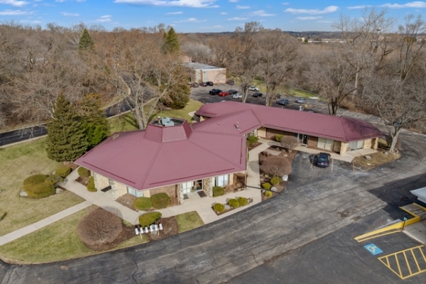 Listing Image #3 - Office for sale at 700 Willow Ln, West Dundee IL 60118