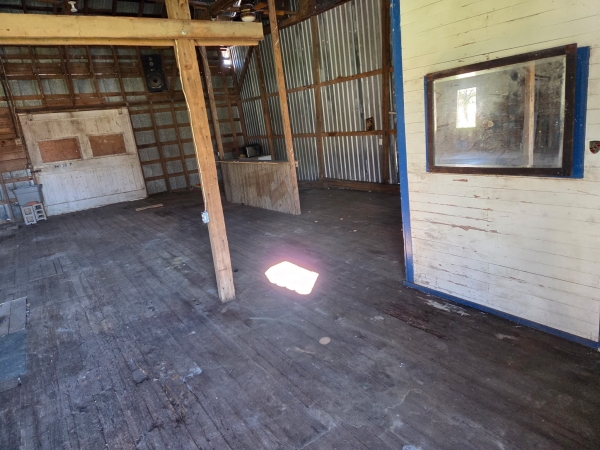 Listing Image #3 - Others for sale at 108 Hinkle Hill St E, Bell Buckle TN 37020