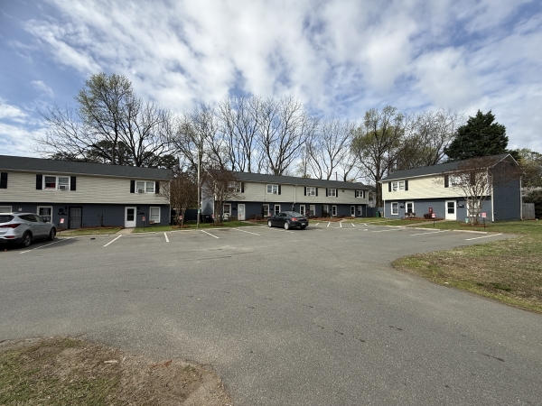 Listing Image #2 - Multi-family for sale at 421 honeywood ave, Charlotte NC 28216
