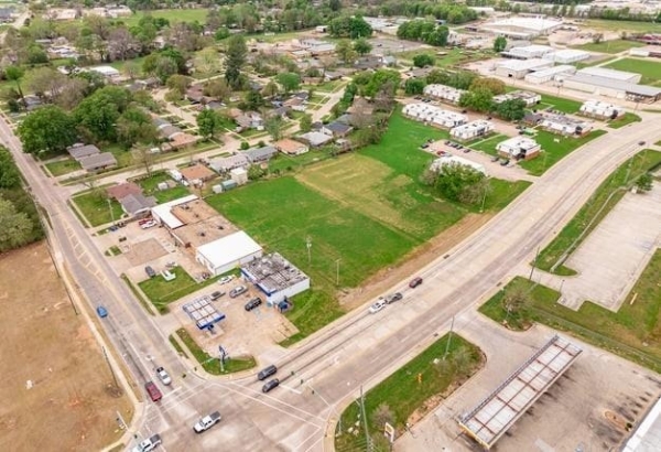 Listing Image #2 - Others for sale at 1405 Swan Lake Road, Bossier City LA 71111