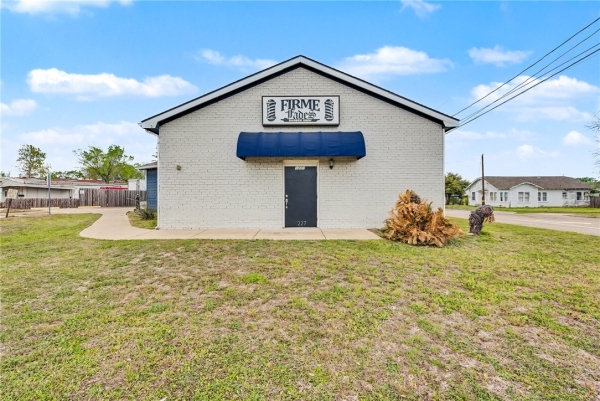 Listing Image #2 - Office for sale at 1227 S College Avenue, Bryan TX 77803