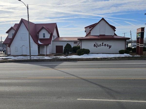 Listing Image #1 - Others for sale at 1719 Broadway, Mt Vernon IL 62864