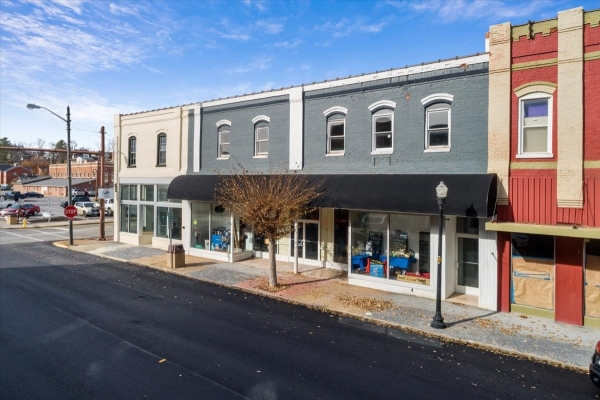 Listing Image #2 - Retail for sale at 84 W. Main St, Pulaski VA 24301