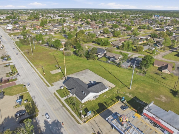 Listing Image #2 - Office for sale at 3310 Maplewood Drive, Sulphur LA 70663