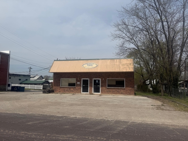 Listing Image #1 - Others for sale at 129 E 2nd Street, Mountain Grove MO 65711