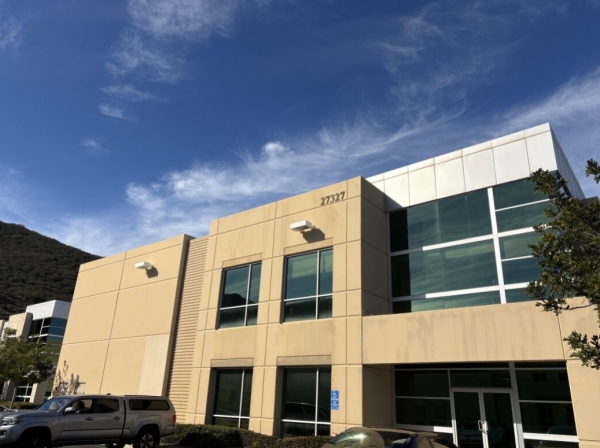 Listing Image #1 - Industrial for sale at 27327 Via Industria, Temecula CA 92590