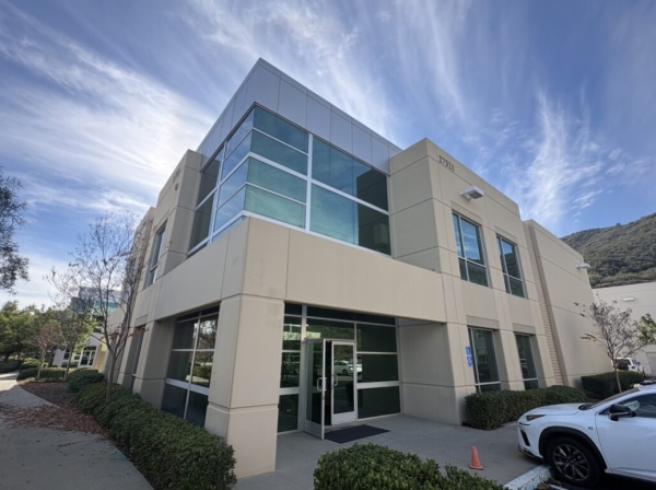 Listing Image #1 - Industrial for sale at 27321 Via Industria, Temecula CA 92590